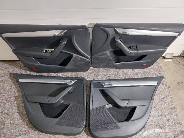 bontott SKODA OCTAVIA III Ajtó Kárpit Szett