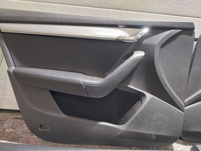 bontott SKODA OCTAVIA III Ajtó Kárpit Szett