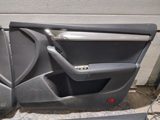 bontott SKODA OCTAVIA III Ajtó Kárpit Szett