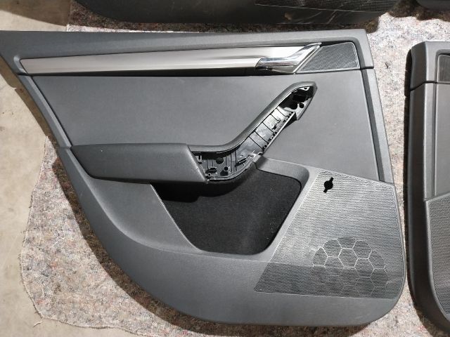 bontott SKODA OCTAVIA III Ajtó Kárpit Szett