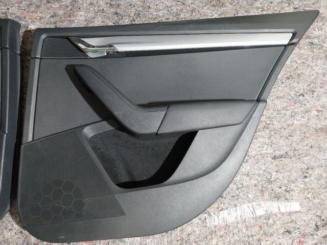 bontott SKODA OCTAVIA III Ajtó Kárpit Szett