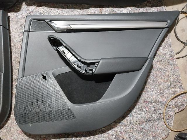 bontott SKODA OCTAVIA III Ajtó Kárpit Szett