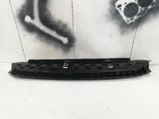 bontott SKODA OCTAVIA III Alsó Hűtőburkolat