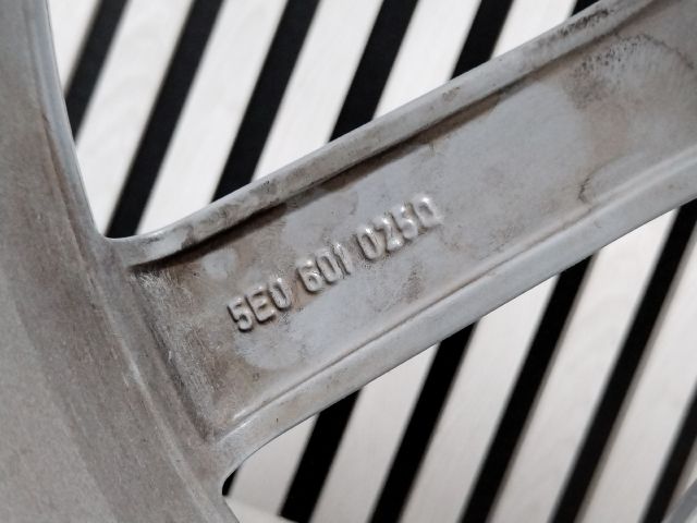 bontott SKODA OCTAVIA III Alufelni (1 db)