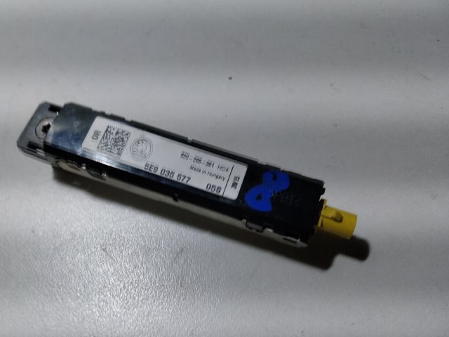 bontott SKODA OCTAVIA III Antenna Erősítő