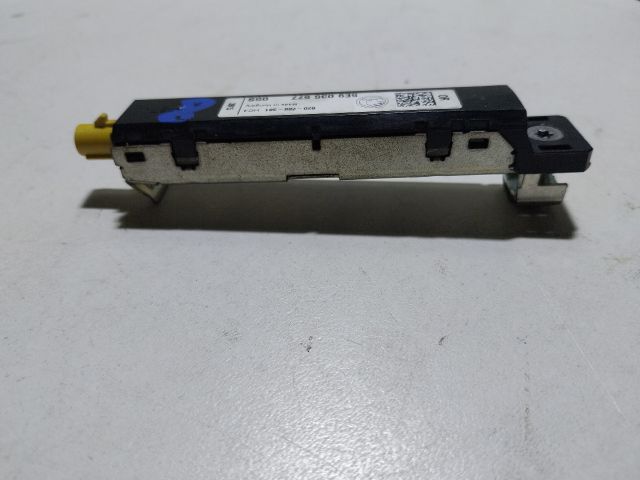 bontott SKODA OCTAVIA III Antenna Erősítő