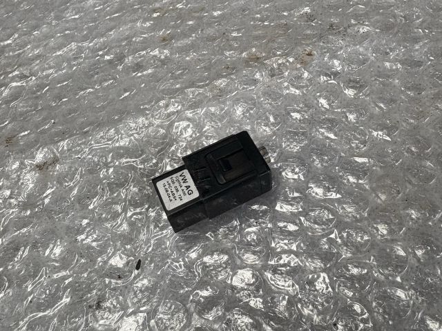 bontott SKODA OCTAVIA III AUX Csatlakozó