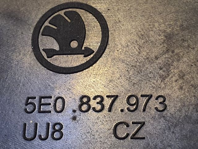 bontott SKODA OCTAVIA III Bal A Oszlop Hangszóró Burkolat