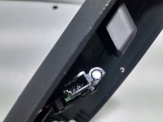 bontott SKODA OCTAVIA III Bal A Oszlop Hangszóró Burkolat