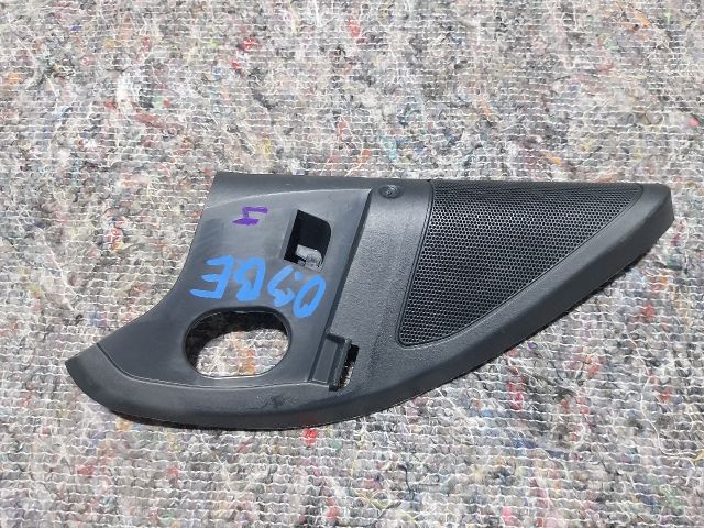 bontott SKODA OCTAVIA III Bal A Oszlop Hangszóró Burkolat