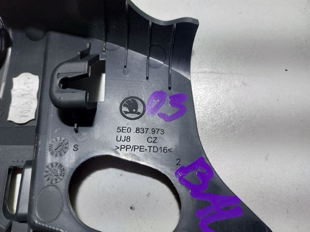 bontott SKODA OCTAVIA III Bal A Oszlop Hangszóró Burkolat