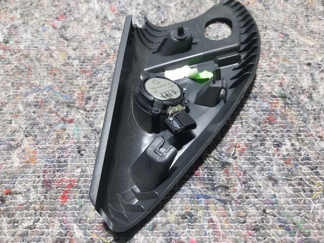 bontott SKODA OCTAVIA III Bal A Oszlop Hangszóró Burkolat