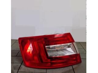 bontott SKODA OCTAVIA III Bal Belső Hátsó Lámpa