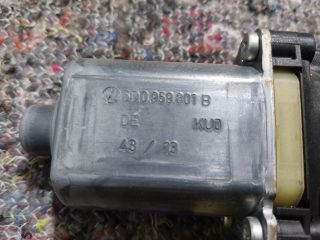 bontott SKODA OCTAVIA III Bal első Ablakemelő Motor