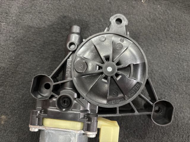 bontott SKODA OCTAVIA III Bal első Ablakemelő Motor