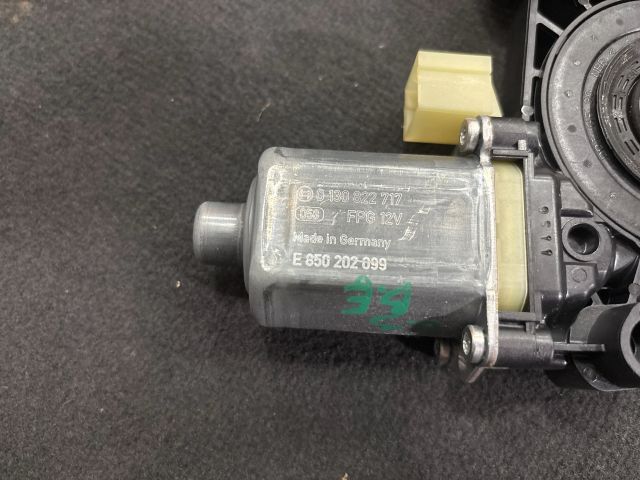 bontott SKODA OCTAVIA III Bal első Ablakemelő Motor