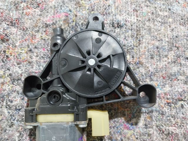 bontott SKODA OCTAVIA III Bal első Ablakemelő Motor