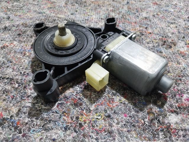 bontott SKODA OCTAVIA III Bal első Ablakemelő Motor