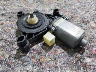 bontott SKODA OCTAVIA III Bal első Ablakemelő Motor