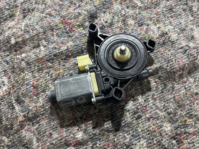 bontott SKODA OCTAVIA III Bal első Ablakemelő Motor