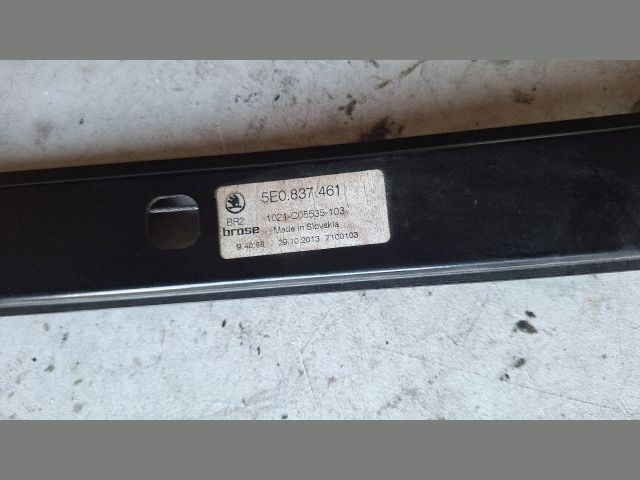 bontott SKODA OCTAVIA III Bal első Ablakemelő Szerkezet (Elektromos)