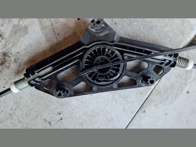 bontott SKODA OCTAVIA III Bal első Ablakemelő Szerkezet (Elektromos)