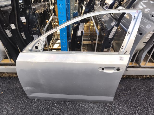 bontott SKODA OCTAVIA III Bal első Ajtó (Üres lemez)