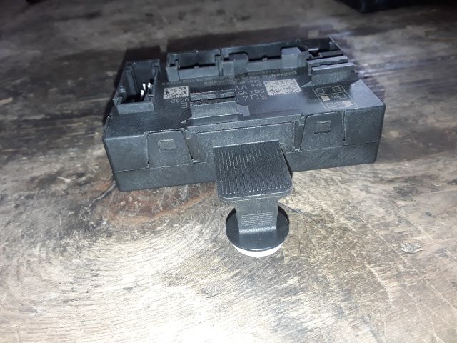 bontott SKODA OCTAVIA III Bal első Ajtó Vezérlőegység