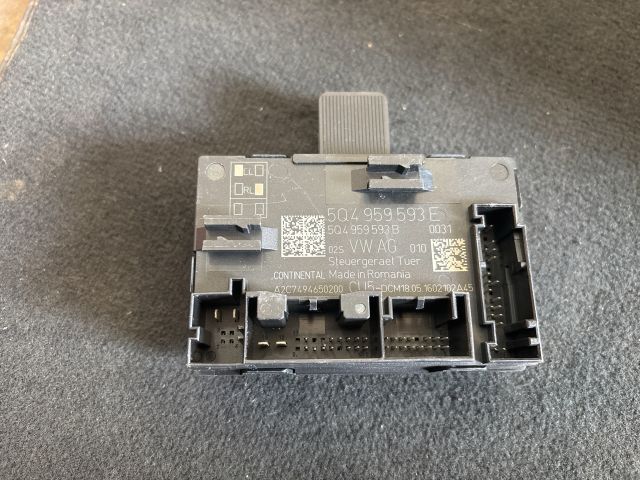 bontott SKODA OCTAVIA III Bal első Ajtó Vezérlőegység