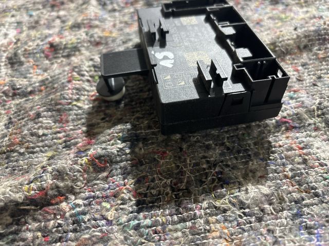 bontott SKODA OCTAVIA III Bal első Ajtó Vezérlőegység