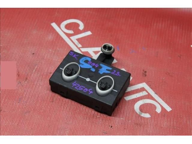 bontott SKODA OCTAVIA III Bal első Ajtó Vezérlőegység