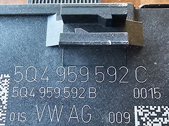 bontott SKODA OCTAVIA III Bal első Ajtó Vezérlőegység