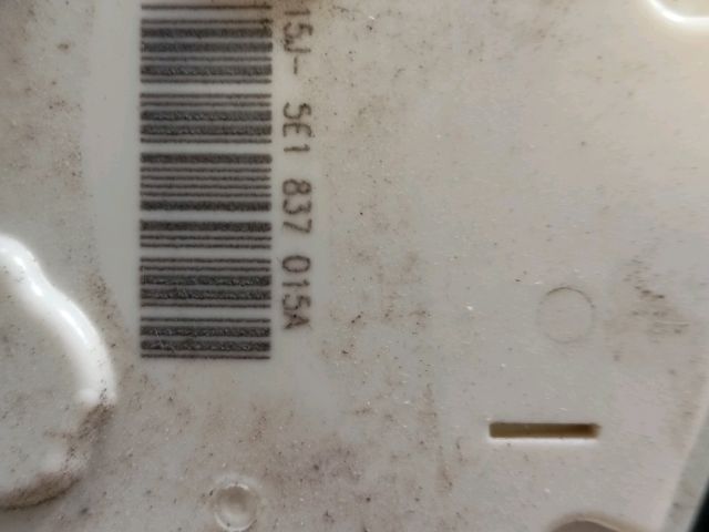 bontott SKODA OCTAVIA III Bal első Ajtózár