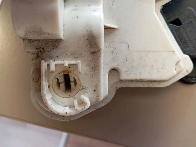 bontott SKODA OCTAVIA III Bal első Ajtózár