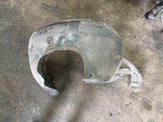 bontott SKODA OCTAVIA III Bal első Dobbetét (Kerékjárati, Műanyag)