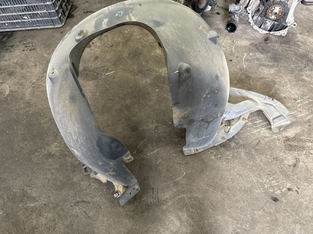 bontott SKODA OCTAVIA III Bal első Dobbetét (Kerékjárati, Műanyag)