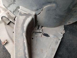 bontott SKODA OCTAVIA III Bal első Első Dobbetét (Kerékjárati, Műanyag)