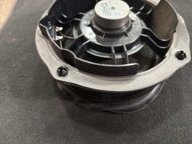 bontott SKODA OCTAVIA III Bal első Hangszóró