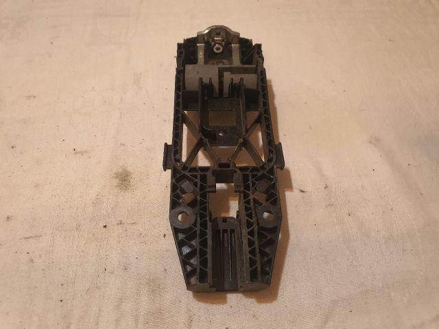 bontott SKODA OCTAVIA III Bal első Külső Kilincsfészek