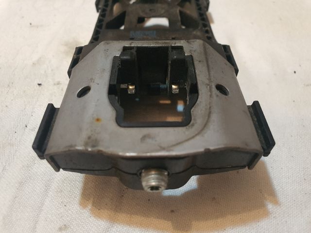 bontott SKODA OCTAVIA III Bal első Külső Kilincsfészek