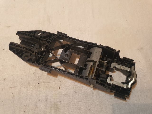 bontott SKODA OCTAVIA III Bal első Külső Kilincsfészek