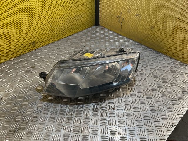 bontott SKODA OCTAVIA III Bal első Lámpabúra