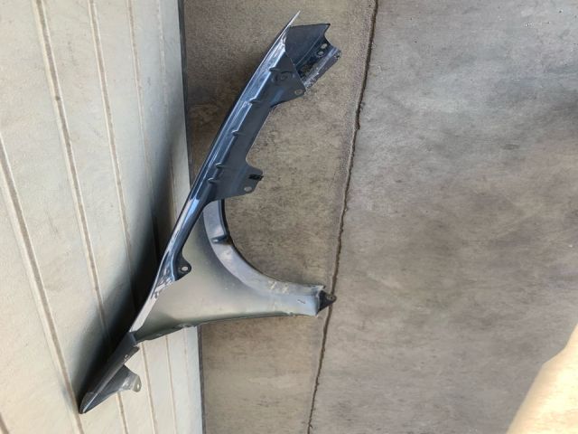 bontott SKODA OCTAVIA III Bal első Sárvédő