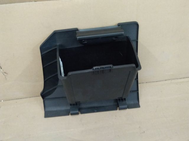 bontott SKODA OCTAVIA III Bal első Tároló Rekesz
