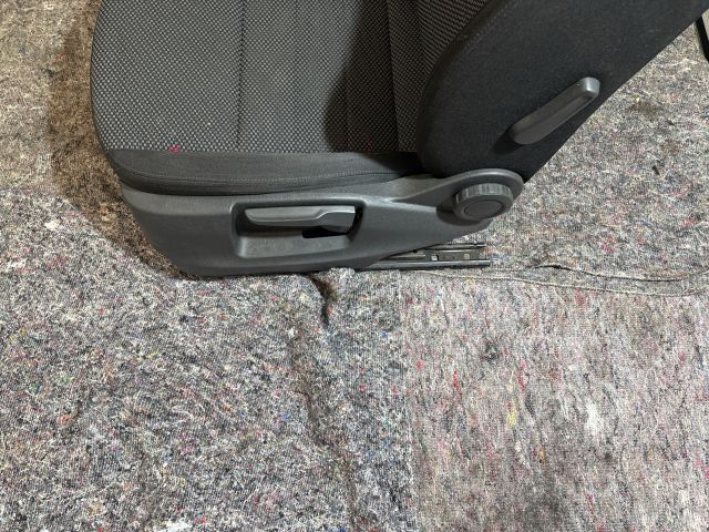 bontott SKODA OCTAVIA III Bal első Ülés