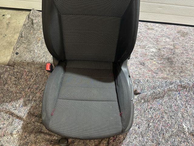 bontott SKODA OCTAVIA III Bal első Ülés