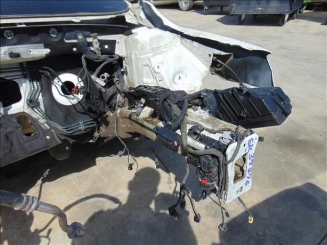 bontott SKODA OCTAVIA III Bal első Ütközéscsillapító