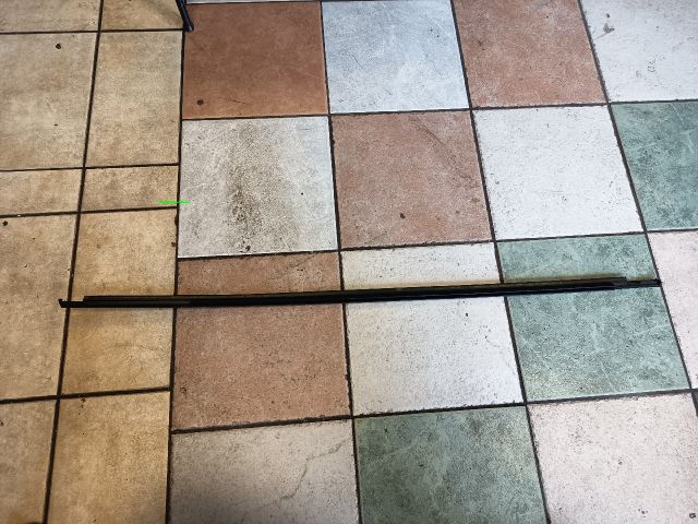 bontott SKODA OCTAVIA III Bal első Vízlehúzó Gumicsík