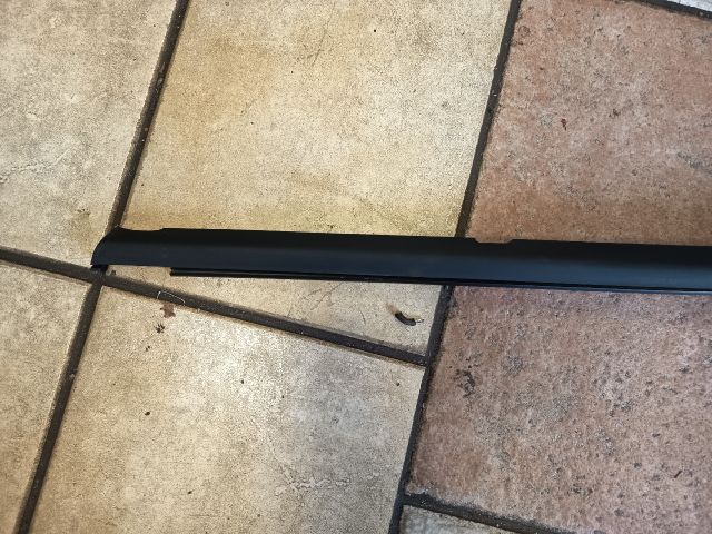 bontott SKODA OCTAVIA III Bal első Vízlehúzó Gumicsík