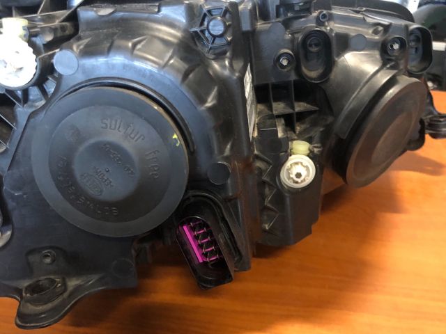 bontott SKODA OCTAVIA III Bal Fényszóró